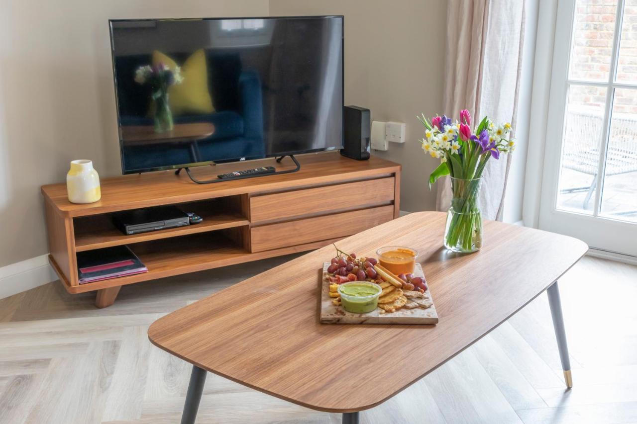 Elliot Oliver - 2 Bedroom Garden Apartment With Parking Cheltenham Esterno foto