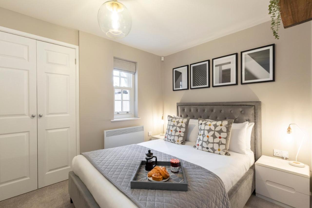 Elliot Oliver - 2 Bedroom Garden Apartment With Parking Cheltenham Esterno foto