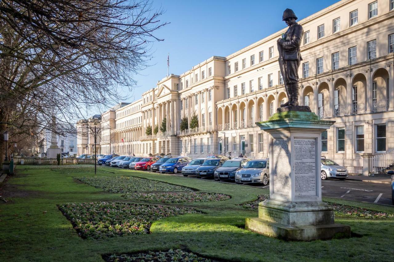 Elliot Oliver - 2 Bedroom Garden Apartment With Parking Cheltenham Esterno foto